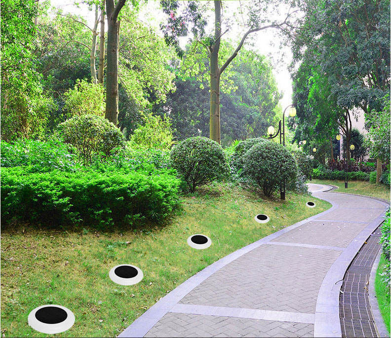 Luce paesaggistica a energia solare per illuminazioni decorative esterne colorate in Garden Villa