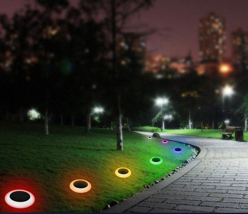 Luce paesaggistica a energia solare per illuminazioni decorative esterne colorate in Garden Villa