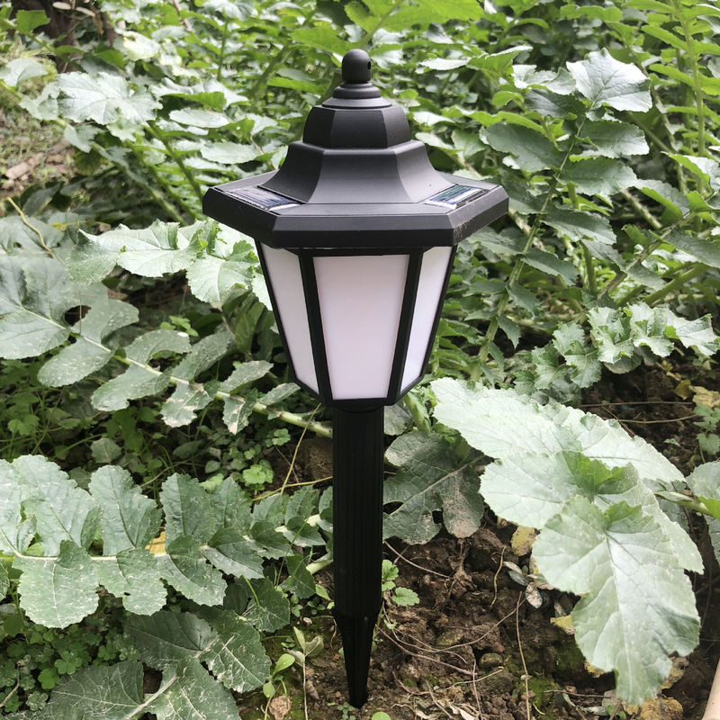 6-12 ore di lavoro Tempo di lavoro Lampada a scala solare per giardino esterno Lampada a terra solare impermeabile