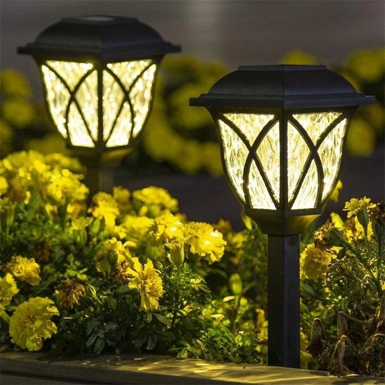 Lampada per prato esterno Lampada per passeggiata Lampada per giardino con Led Ip65 Lampada solare impermeabile