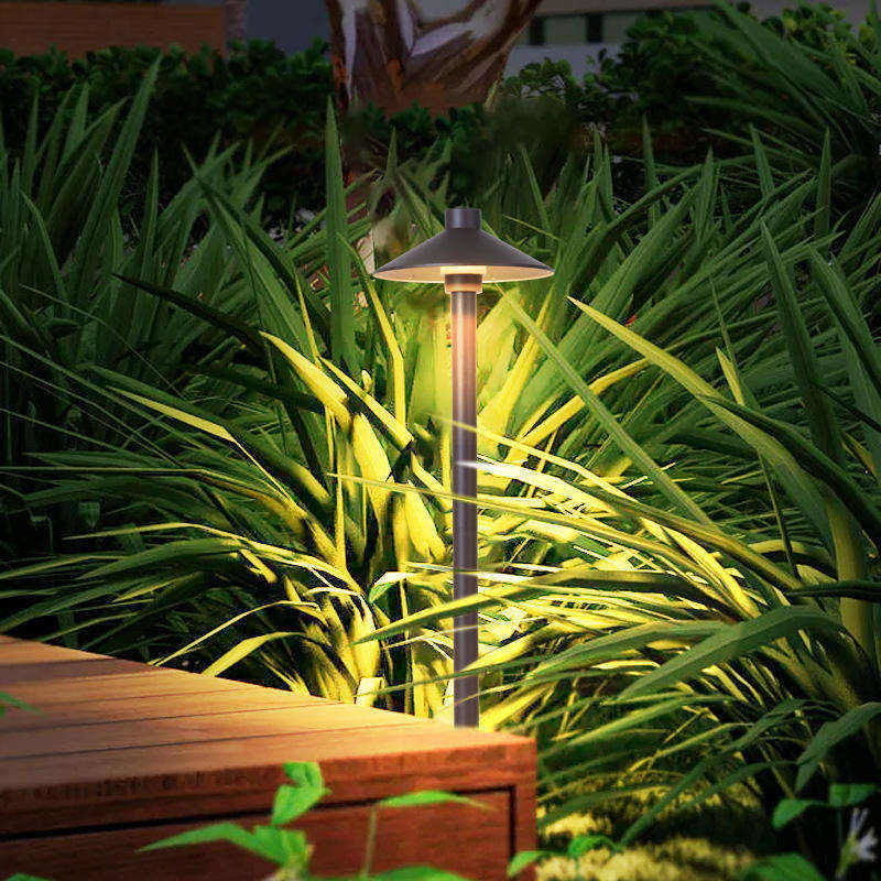 Giardino esterno a bassa tensione luce paesaggistica illuminazione del prato con alimentazione solare