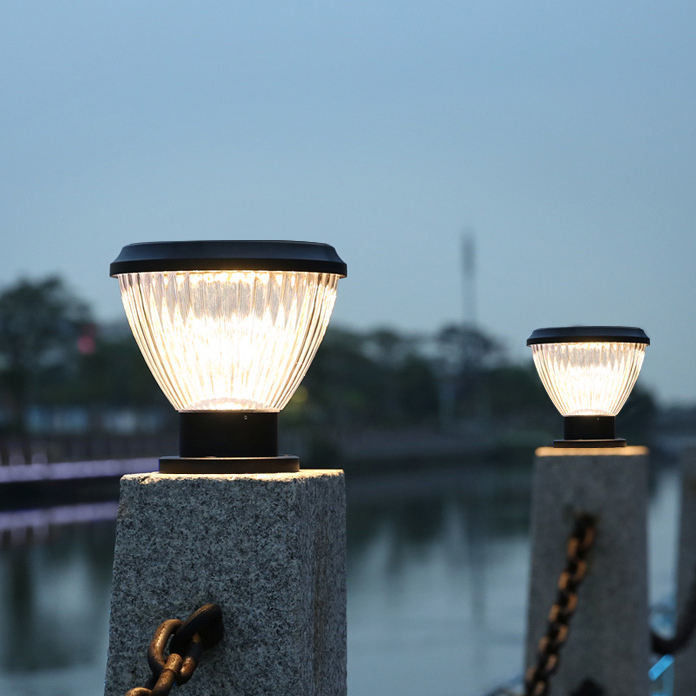 Luci solari per giardini Porta a pilastro Luce a LED per giardino Paesaggio Decorazione del cortile