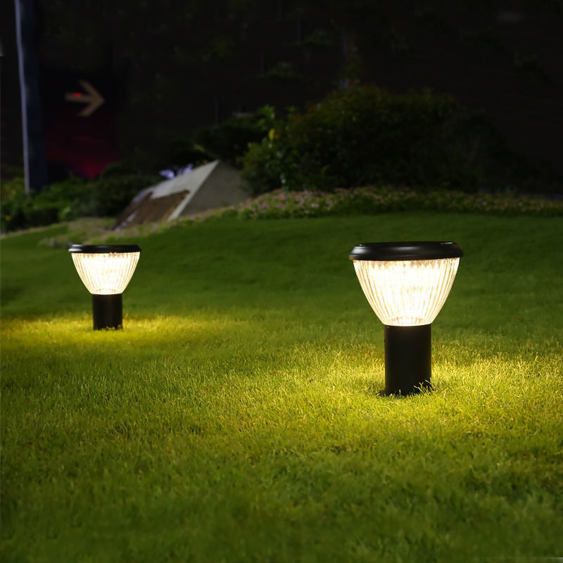 Luci solari per giardini Porta a pilastro Luce a LED per giardino Paesaggio Decorazione del cortile