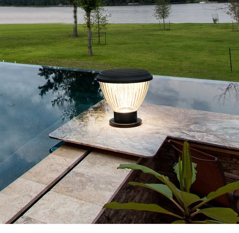 Luci solari per giardini Porta a pilastro Luce a LED per giardino Paesaggio Decorazione del cortile
