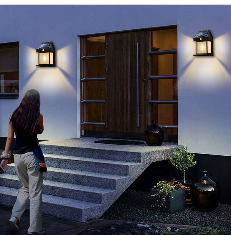 80lm/w Decorazione giardino cortile Lampada a parete solare impermeabile con sensore di movimento