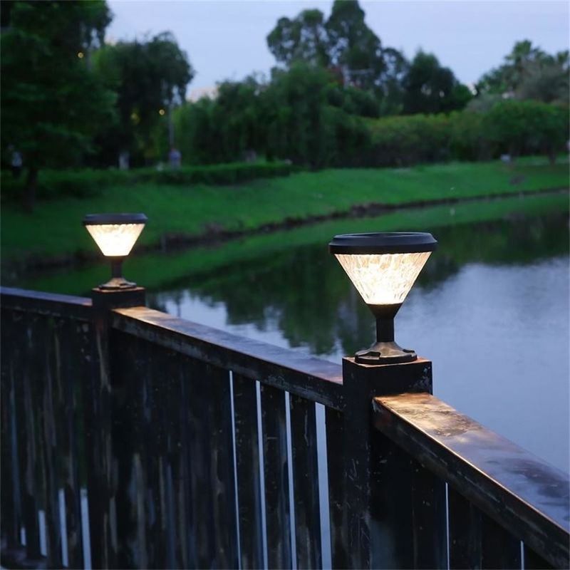 Tipo europeo IP65 Lampada impermeabile Cortile Pianta solare a LED Pianta di giardino a pianta di giardino per esterni