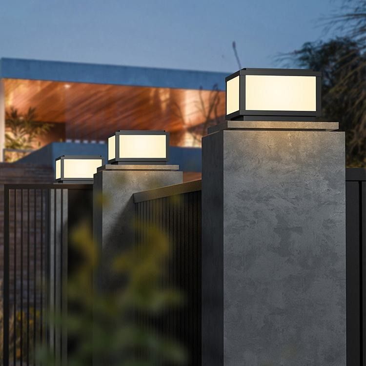 Lampade esterne a pilastro solare per una durata fino a 5000 ore e un design elegante