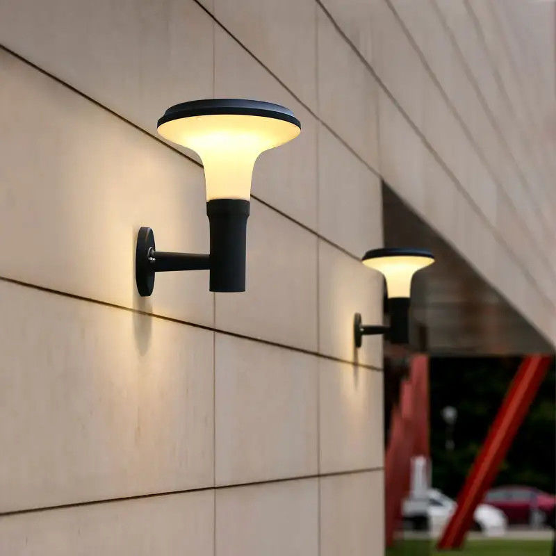 Lampada a parete solare a LED ultra luminosa impermeabile per terrazza esterna a porta di villa personalizzata