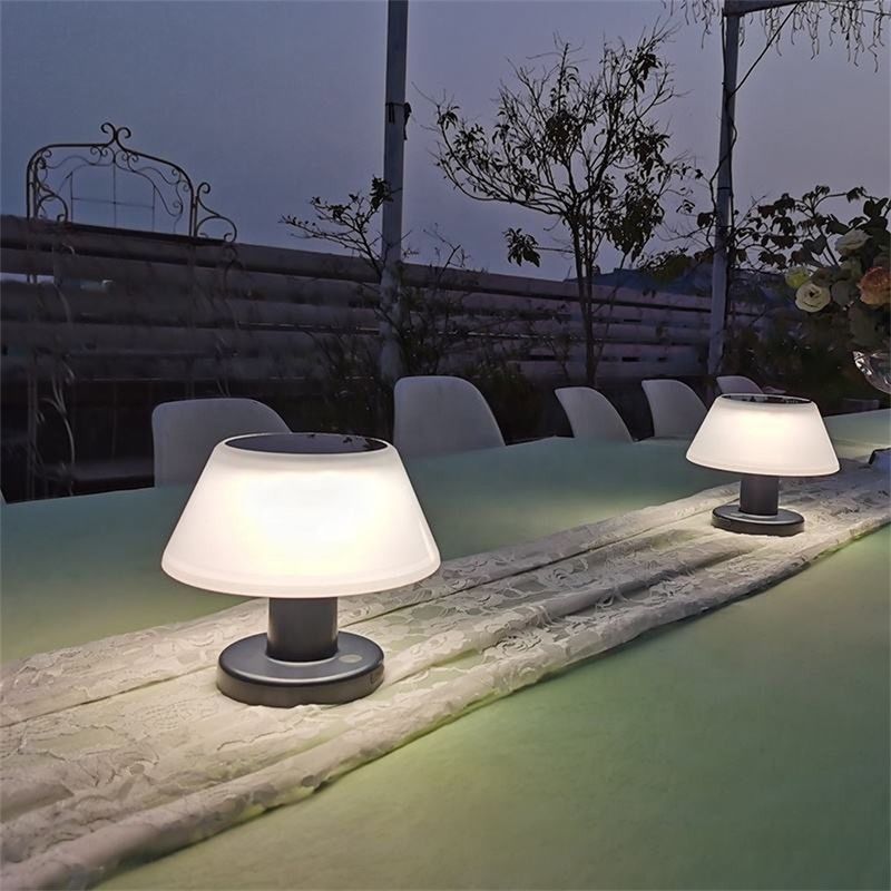 Lampada solare da tavolo a LED Luce da tavolo bianca Luci notturne IP55 Lampada solare da tavolo da giardino