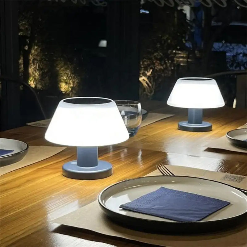 Indice di riproduzione del colore 80 Ra Lampada notturna solare per il cortile per ambienti da pranzo e da bar