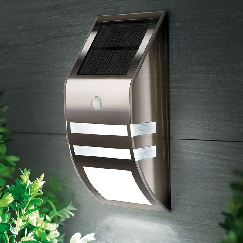 Lampada solare esterna con materiale in acciaio inossidabile impermeabile e sensore intelligente