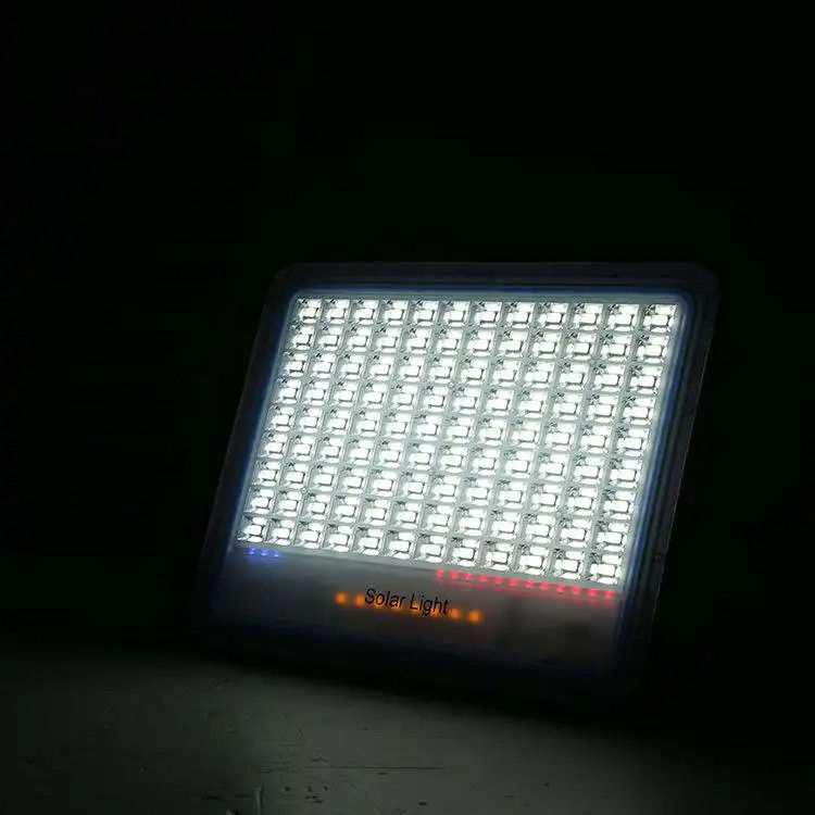 2- Corpo di lampadina in alluminio resistente luce solare di alluvione con alta luminosità e IP65 impermeabile