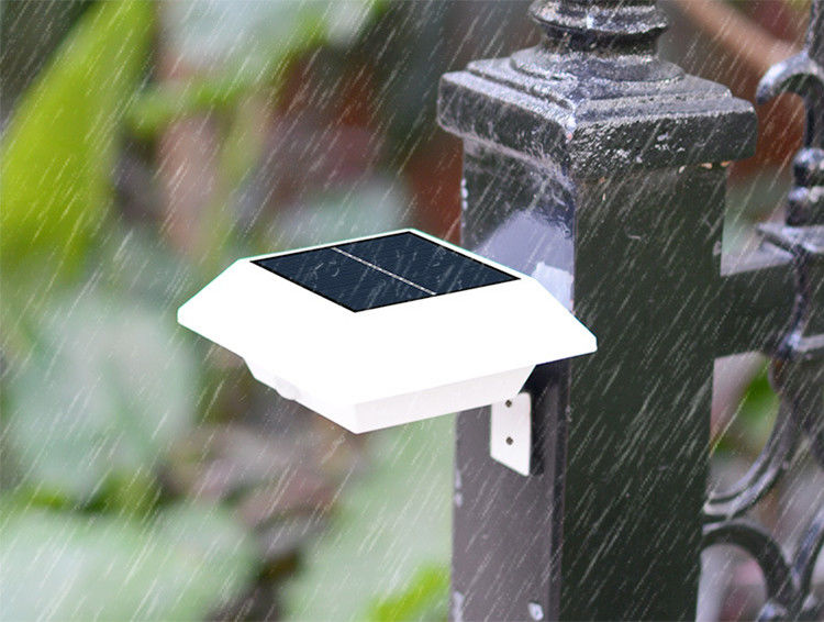 Personalizzazione 4 LED per pareti esterne luce solare per il giardino domestico 50000 ore di lavoro