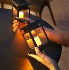Una luce solare per l'atmosfera retrò all'aperto